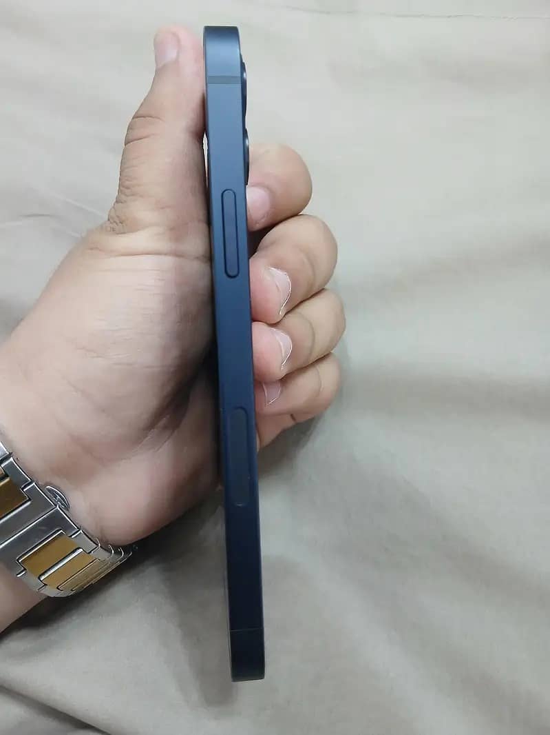 Apple iPhone 12 2