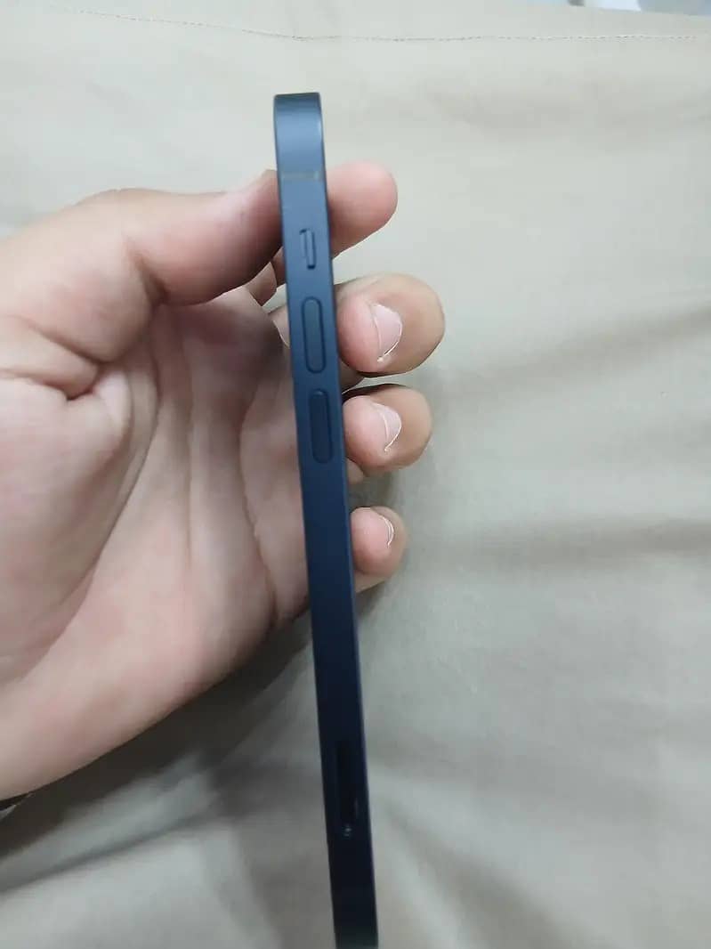Apple iPhone 12 3