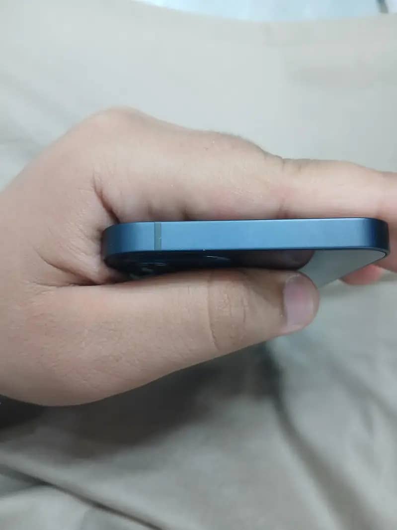 Apple iPhone 12 5