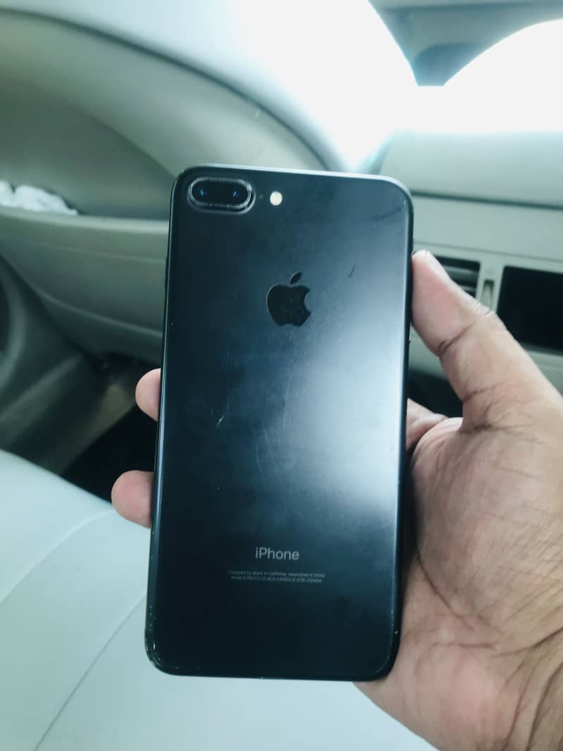 Apple iPhone 7 Plus 1