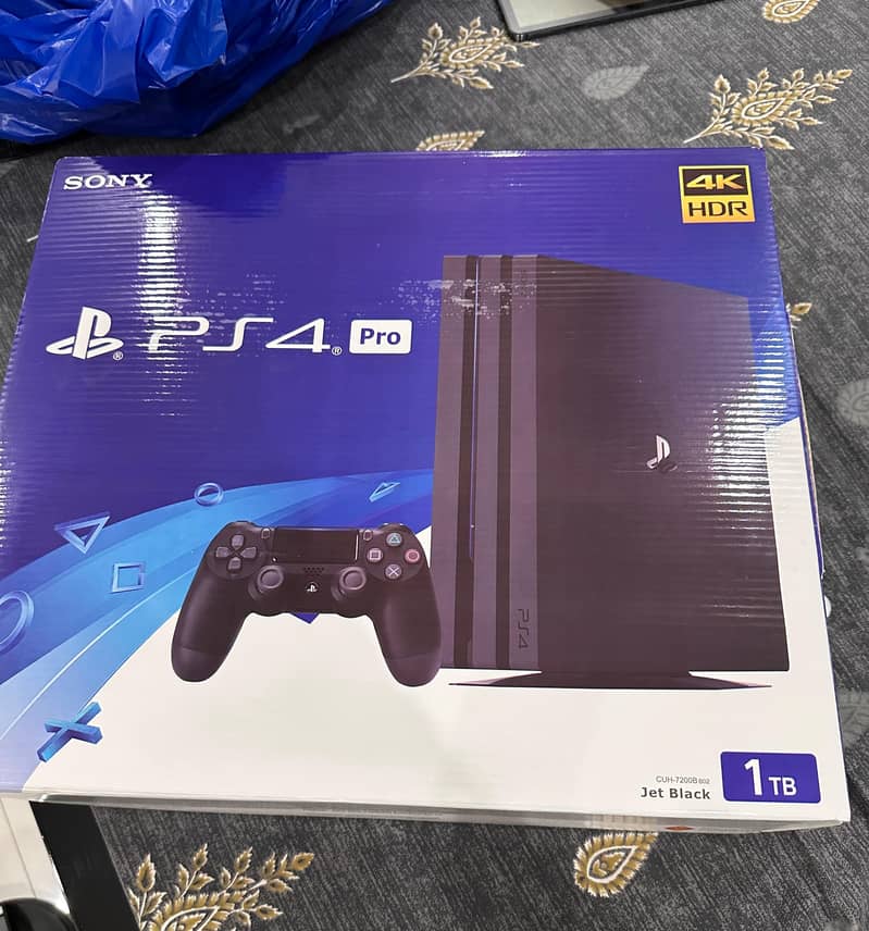 PS4 Pro 1TB Mint Condition with Orignal Lynx Controller 1