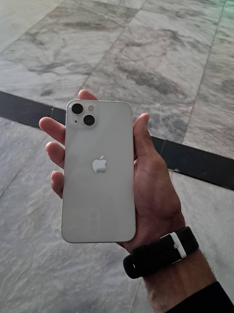 Apple iPhone 13 0