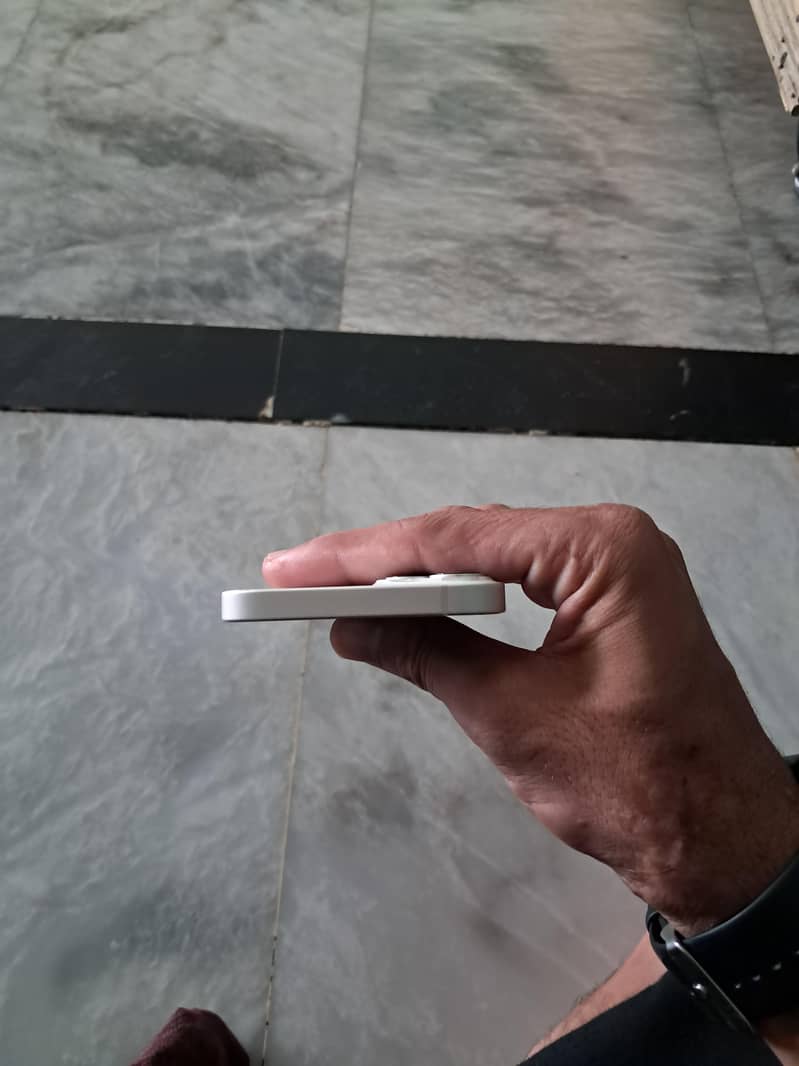 Apple iPhone 13 5