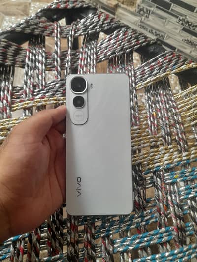 Vivo Y400