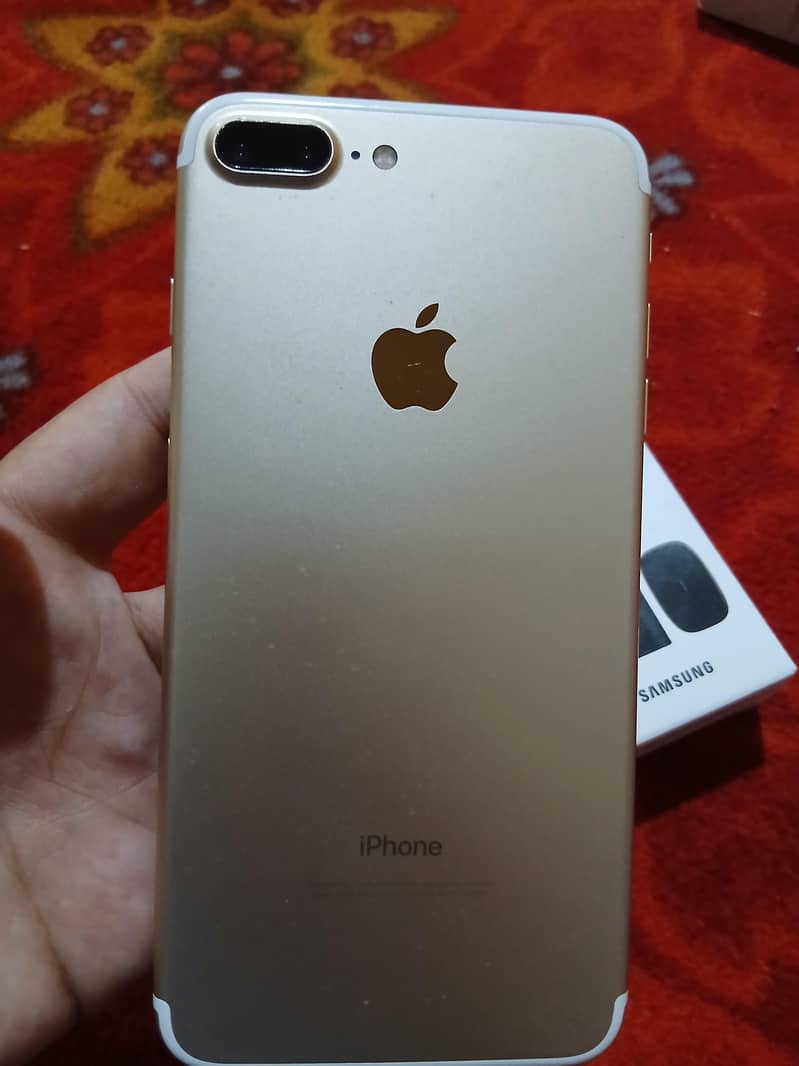 Apple iPhone 7 Plus 1