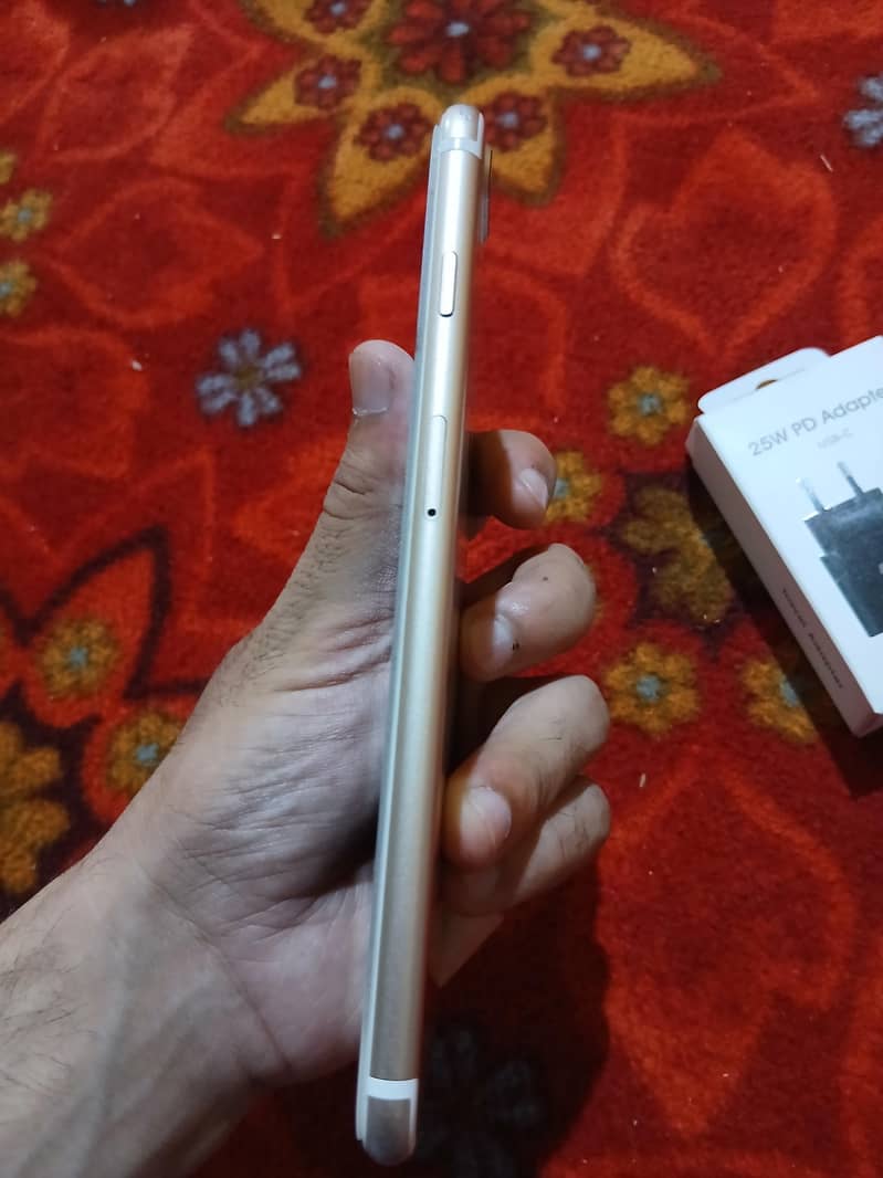 Apple iPhone 7 Plus 3