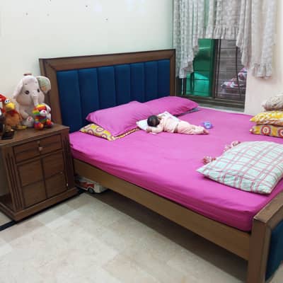 dable bed and side table very good condition