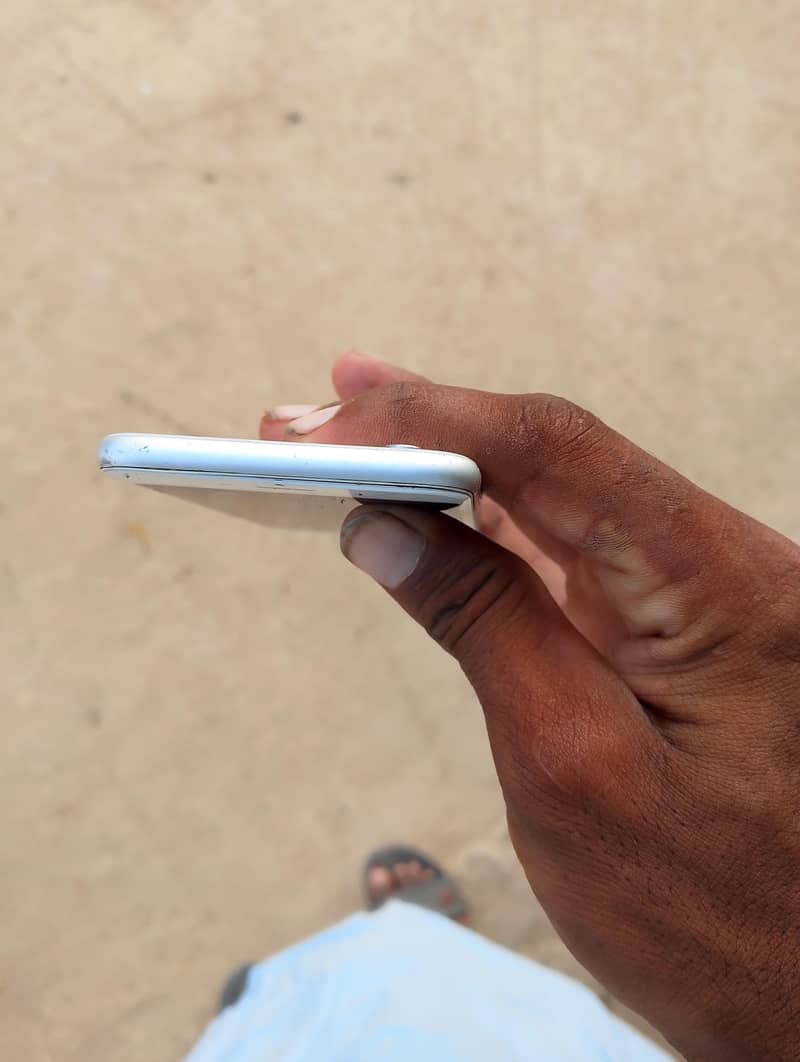 Apple iPhone 6 0