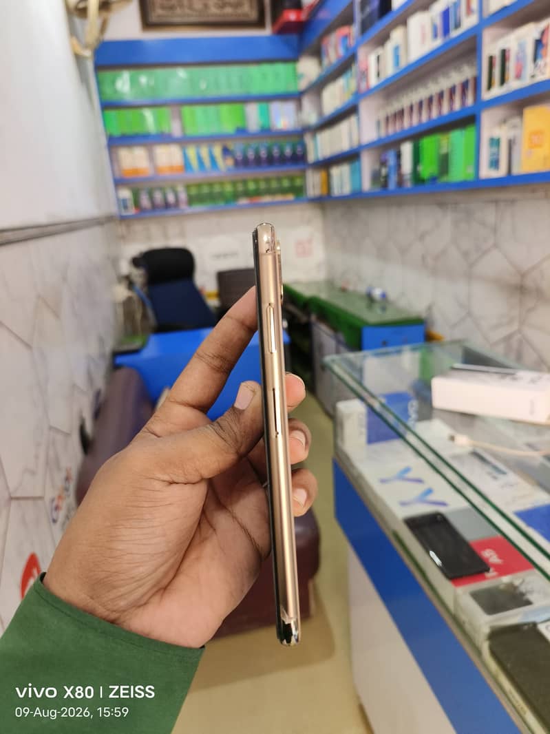 Apple iPhone XS Max 2