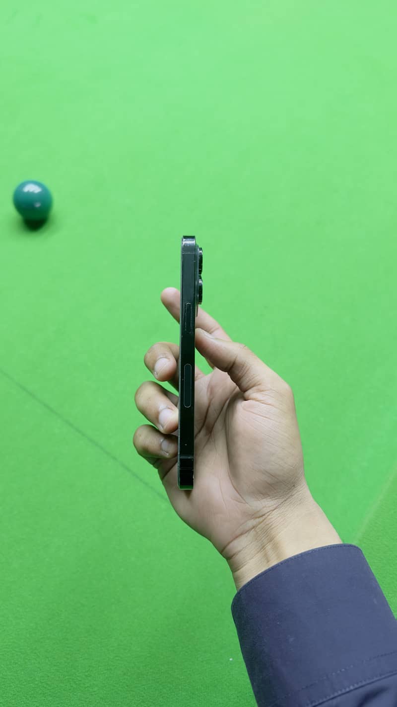 Apple iPhone 14 Pro 1