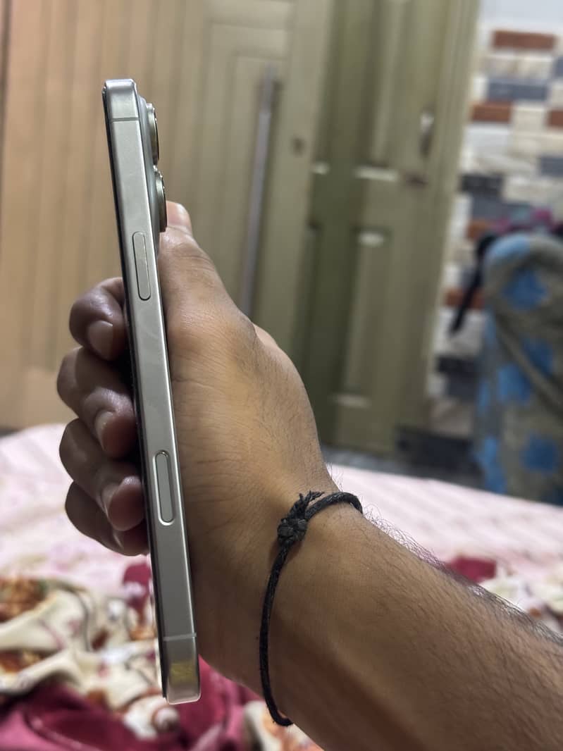iPhone 16 pro max 2