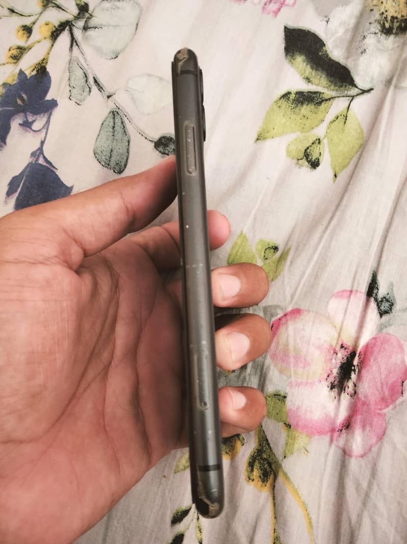 Apple iPhone 11 1