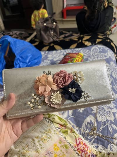 Wedding clutches