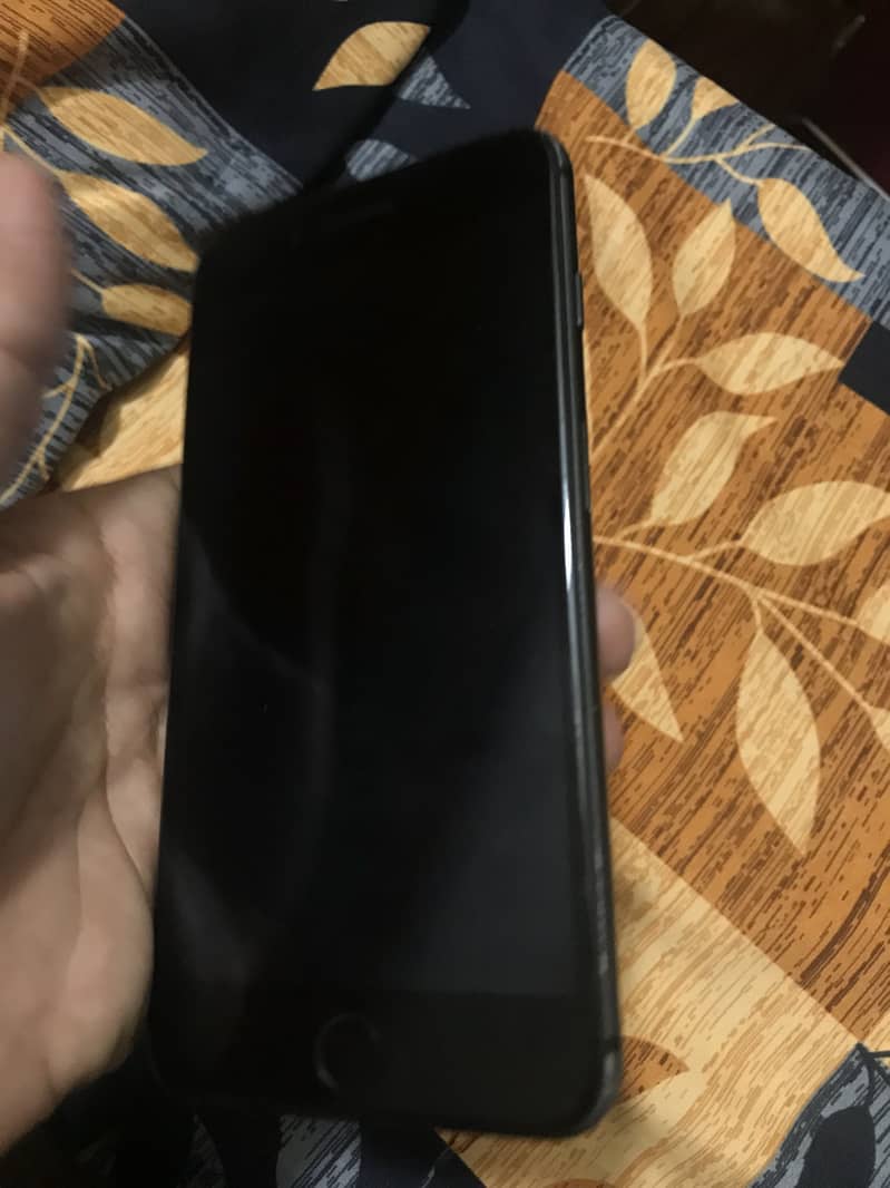 Apple iPhone 8 Plus 0