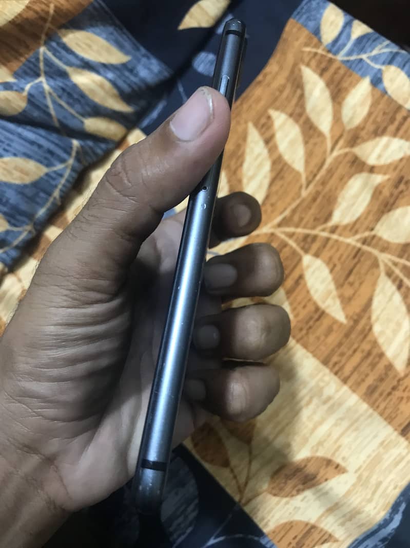 Apple iPhone 8 Plus 1
