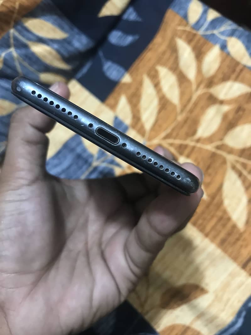 Apple iPhone 8 Plus 2