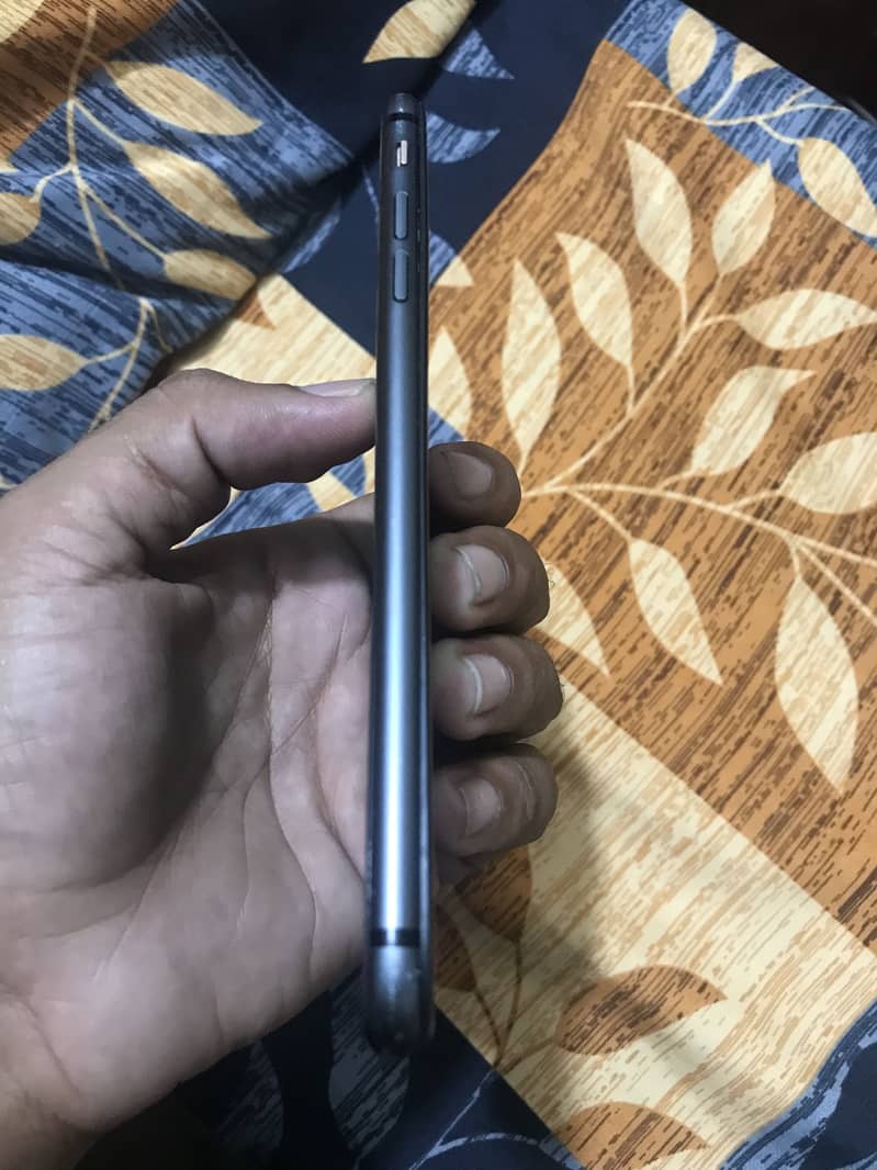 Apple iPhone 8 Plus 3