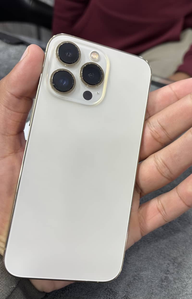 Apple iPhone 13 Pro 4