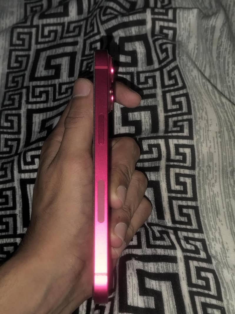 Apple iPhone 14 4
