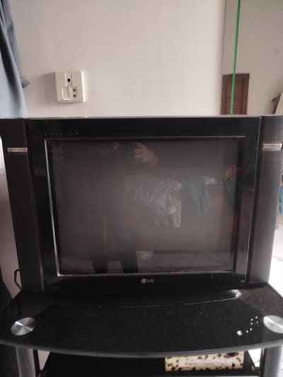 LG tv n table