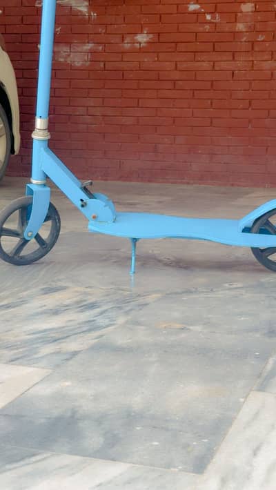 Metal big scooty