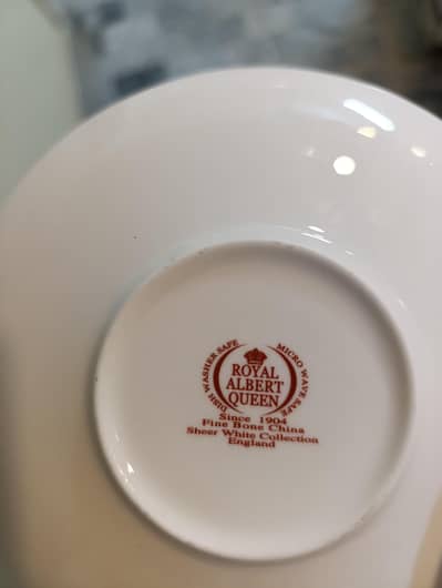 Dinner set( Royal Albert Queen Sheer White Collection Bone China, Eng.