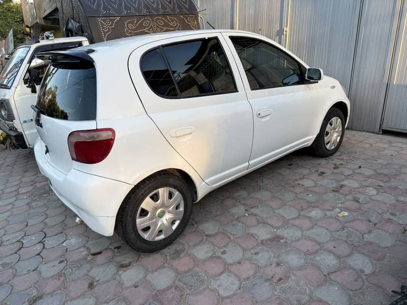 Vitz 1300 Cc 5