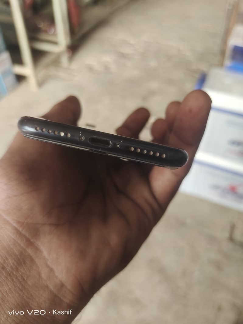 Apple iPhone SE 2020 1