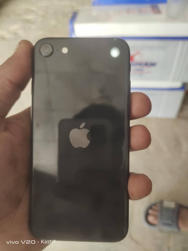 Apple iPhone SE 2020 4