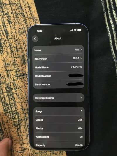 Apple iPhone 16