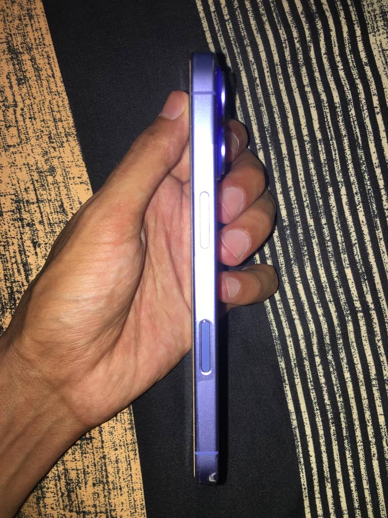 Apple iPhone 16 1