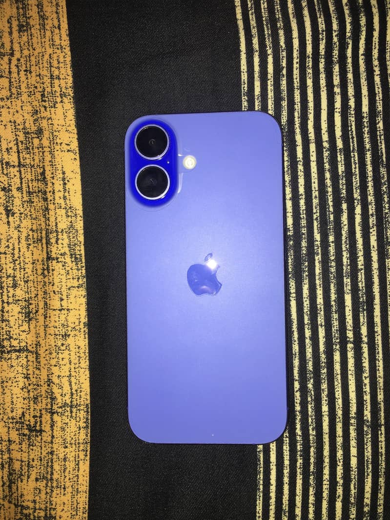 Apple iPhone 16 2
