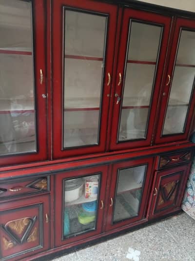 Beautiful Wooden Showcase / Crockery Cabinet – Good Condition