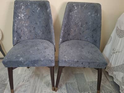 new 4 Dinning chairs