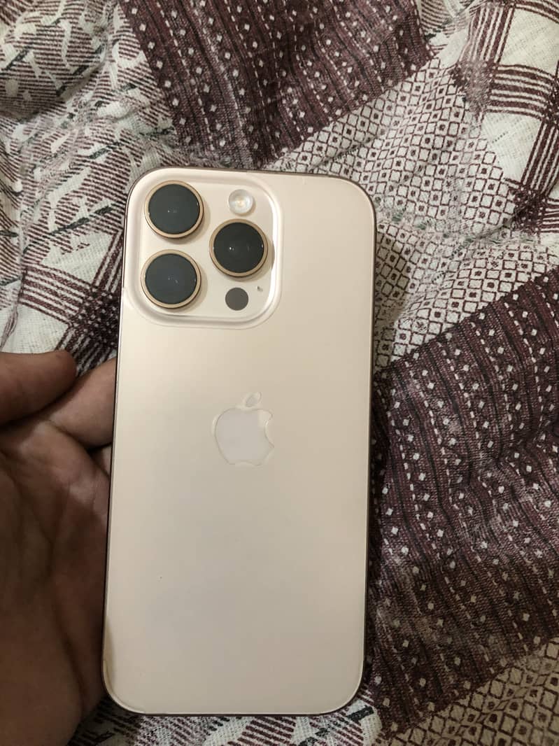 Apple iPhone 16 Pro 0