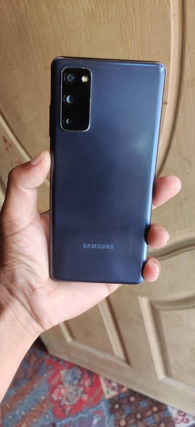 Samsung Mobile S20 FE exchange with same price mobile