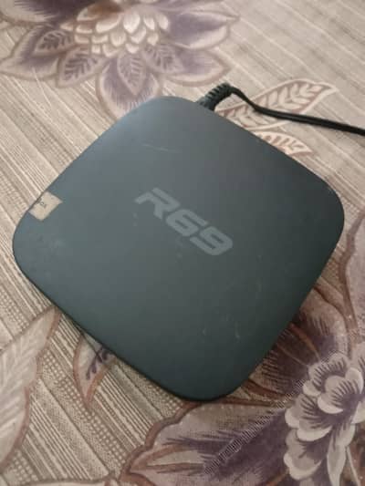 R69 Android Smart Tv Box 2gb 16gb with charger