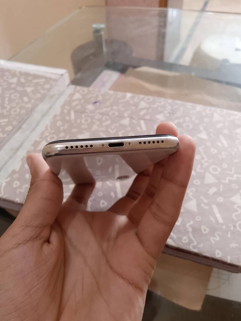 Apple iPhone X 3