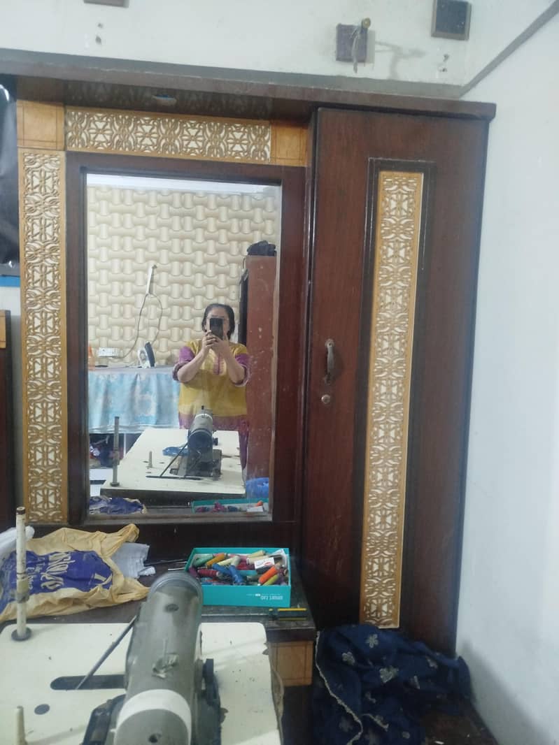 dressing table 0