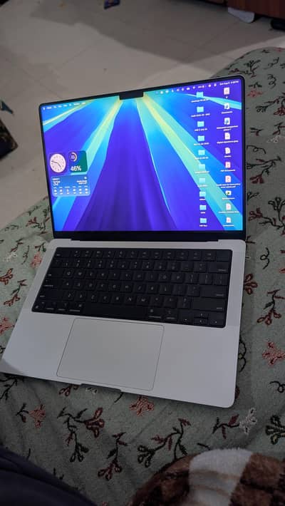 MacBook pro 14 (m1 pro 1TB/32GB)