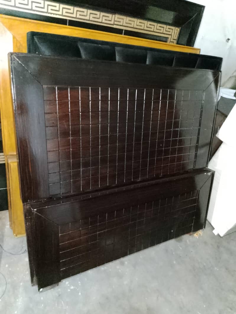 Single bed 8