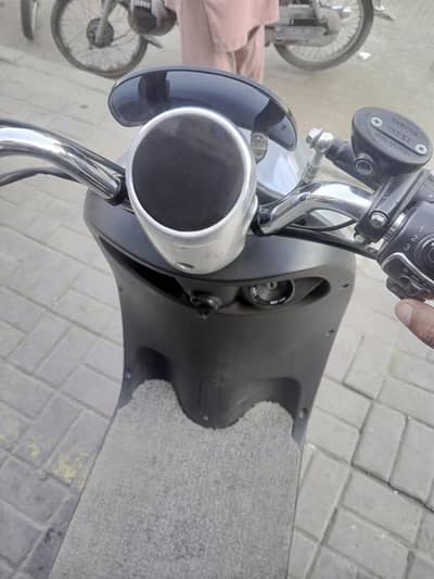 metro m6m scooty for sale only 3700 kelo meter chali hai