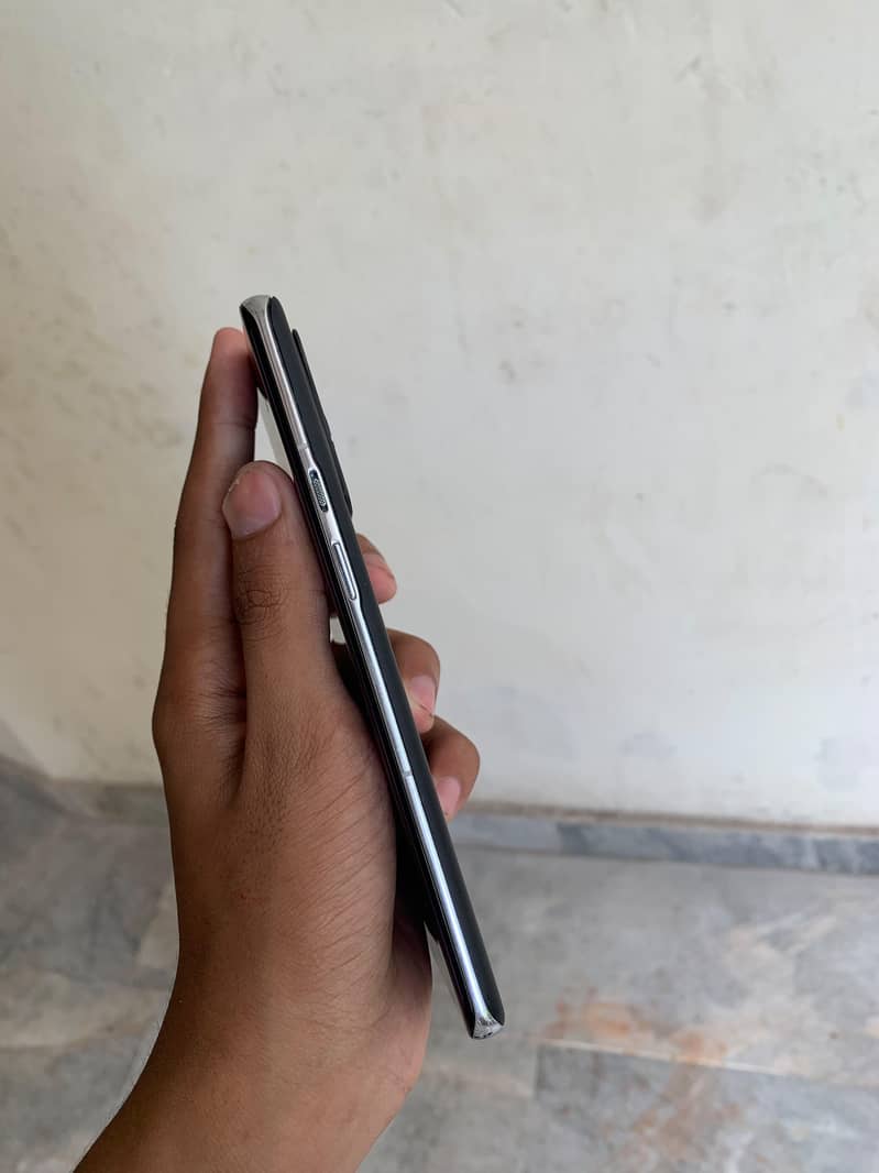One Plus 9 Pro5g 3