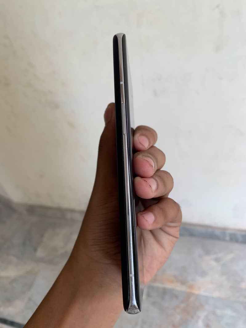 One Plus 9 Pro5g 4