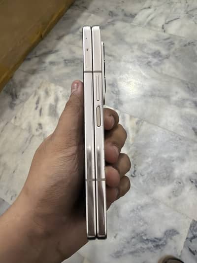 Samsung Mobile Z Fold 4