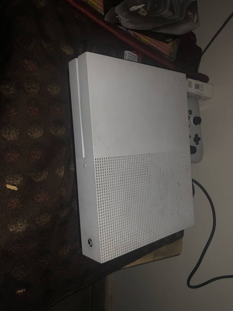 XBOX ONE S 0