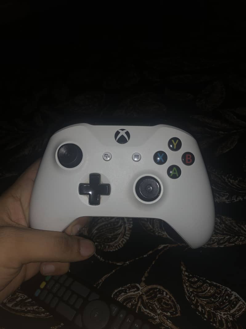 XBOX ONE S 1