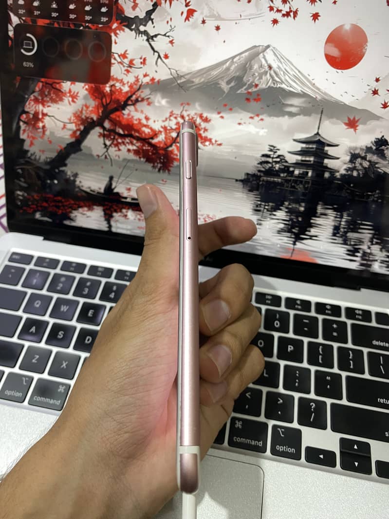 Apple iPhone 7 plus 3