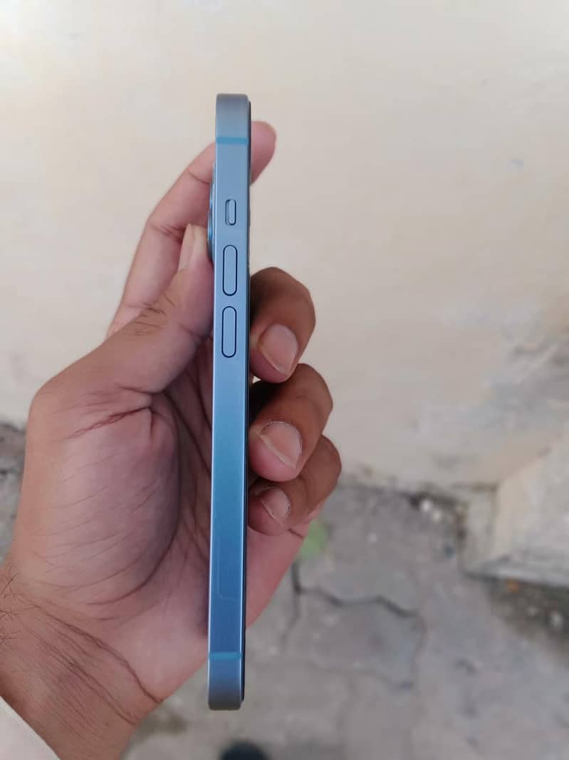 Apple iPhone 14 3