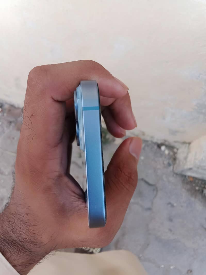Apple iPhone 14 4